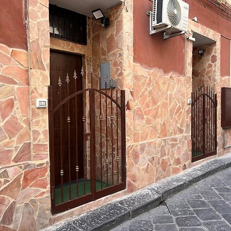 Mary House Apartments Catania Bagian luar foto
