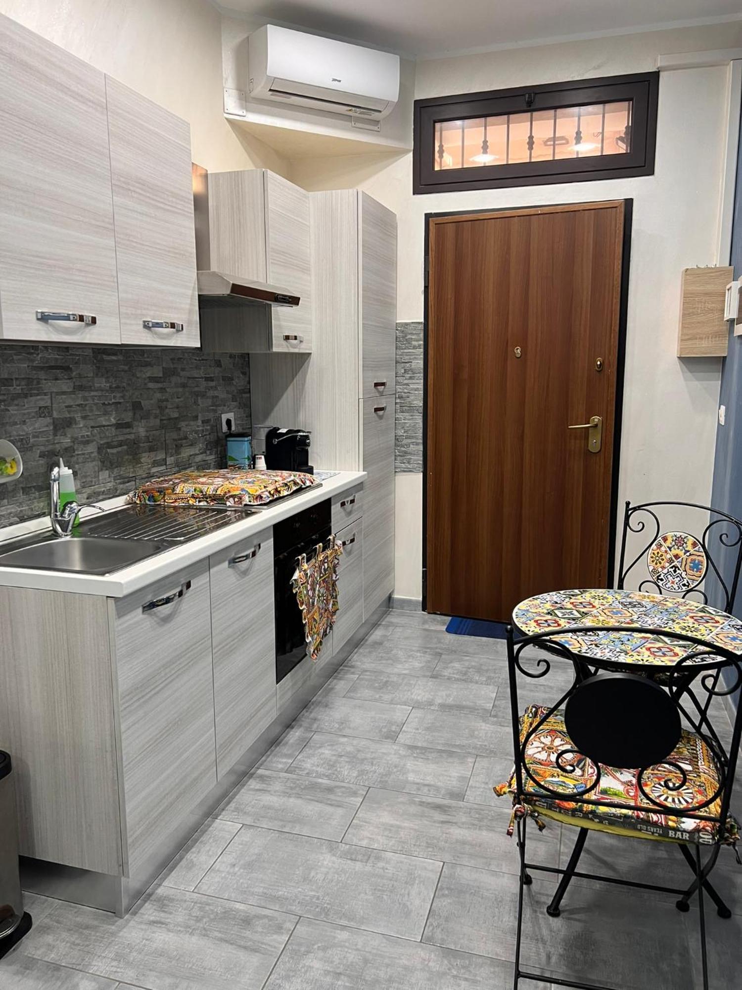 Mary House Apartments Catania Bagian luar foto
