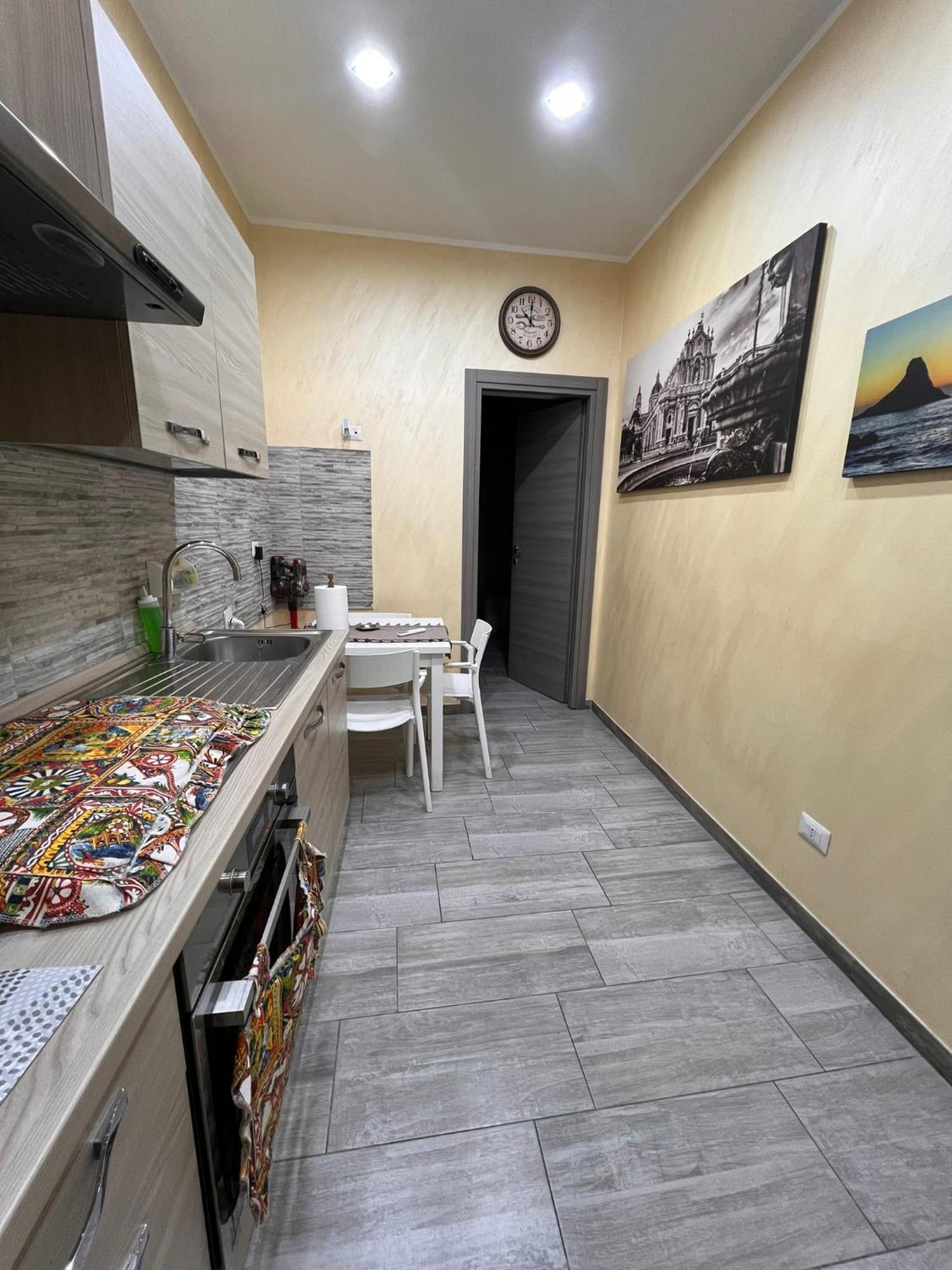 Mary House Apartments Catania Bagian luar foto