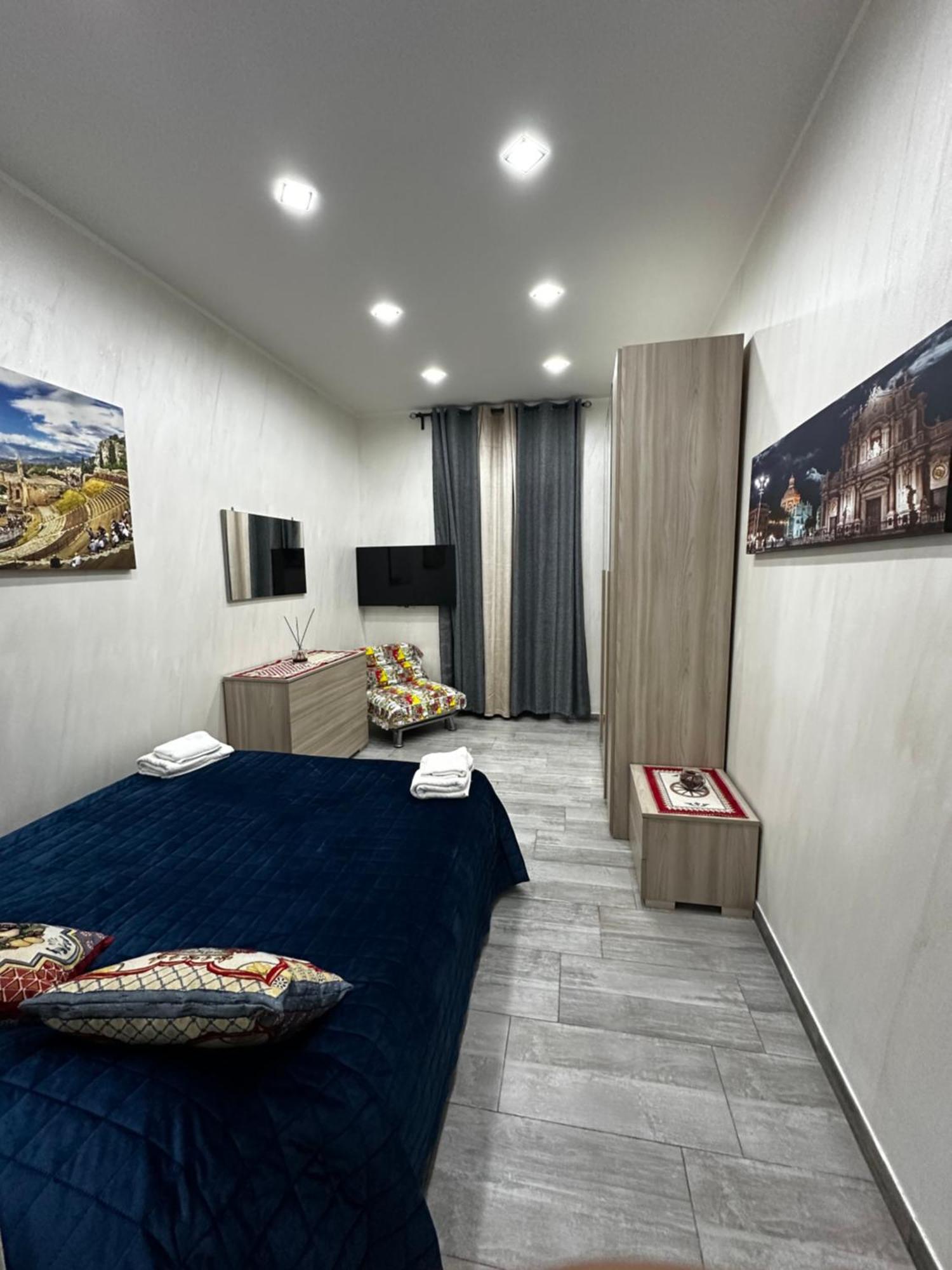 Mary House Apartments Catania Bagian luar foto