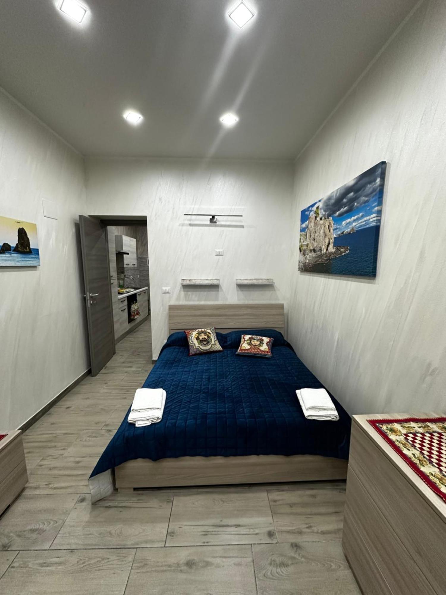 Mary House Apartments Catania Bagian luar foto